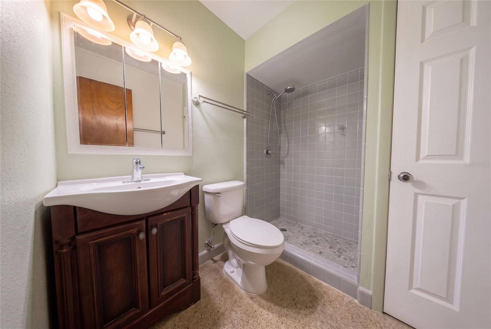 5718 CLEARVIEW DRIVE, Orlando, FL 32819 5718 CLEARVIEW DRIVE, Orlando, FL 32819