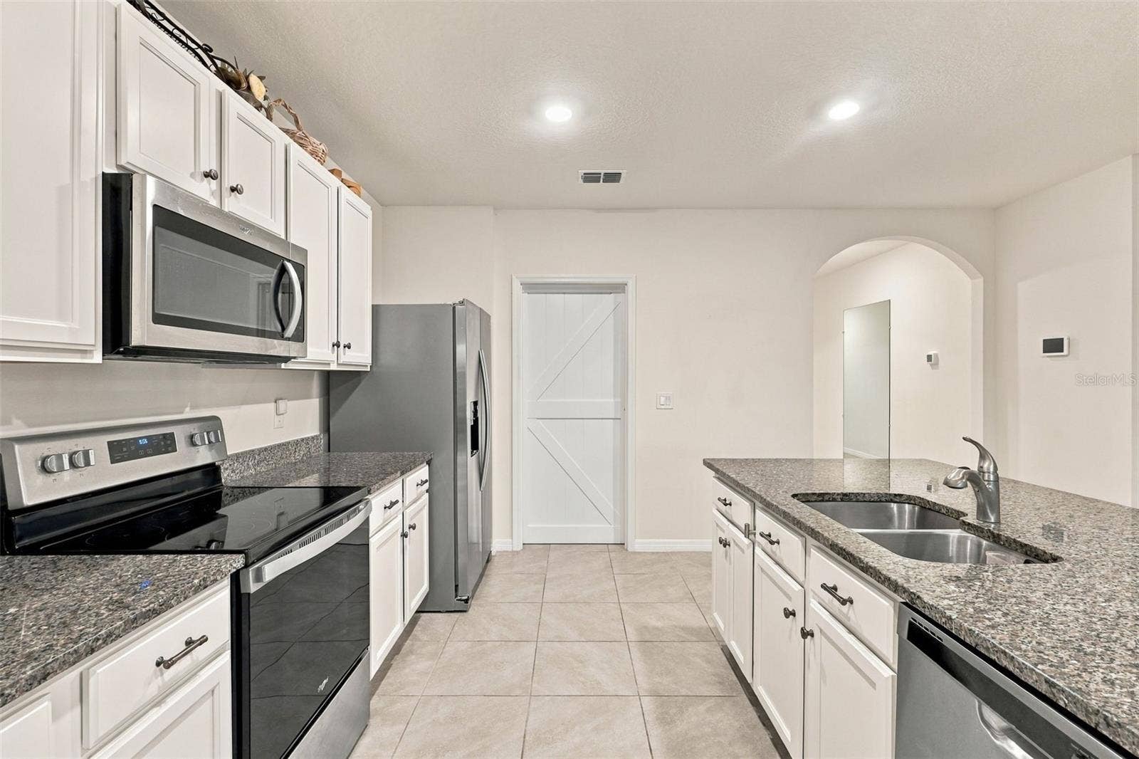 4010 SAPSUCKER LOOP, Sanford, FL 32773 Kitchen View
