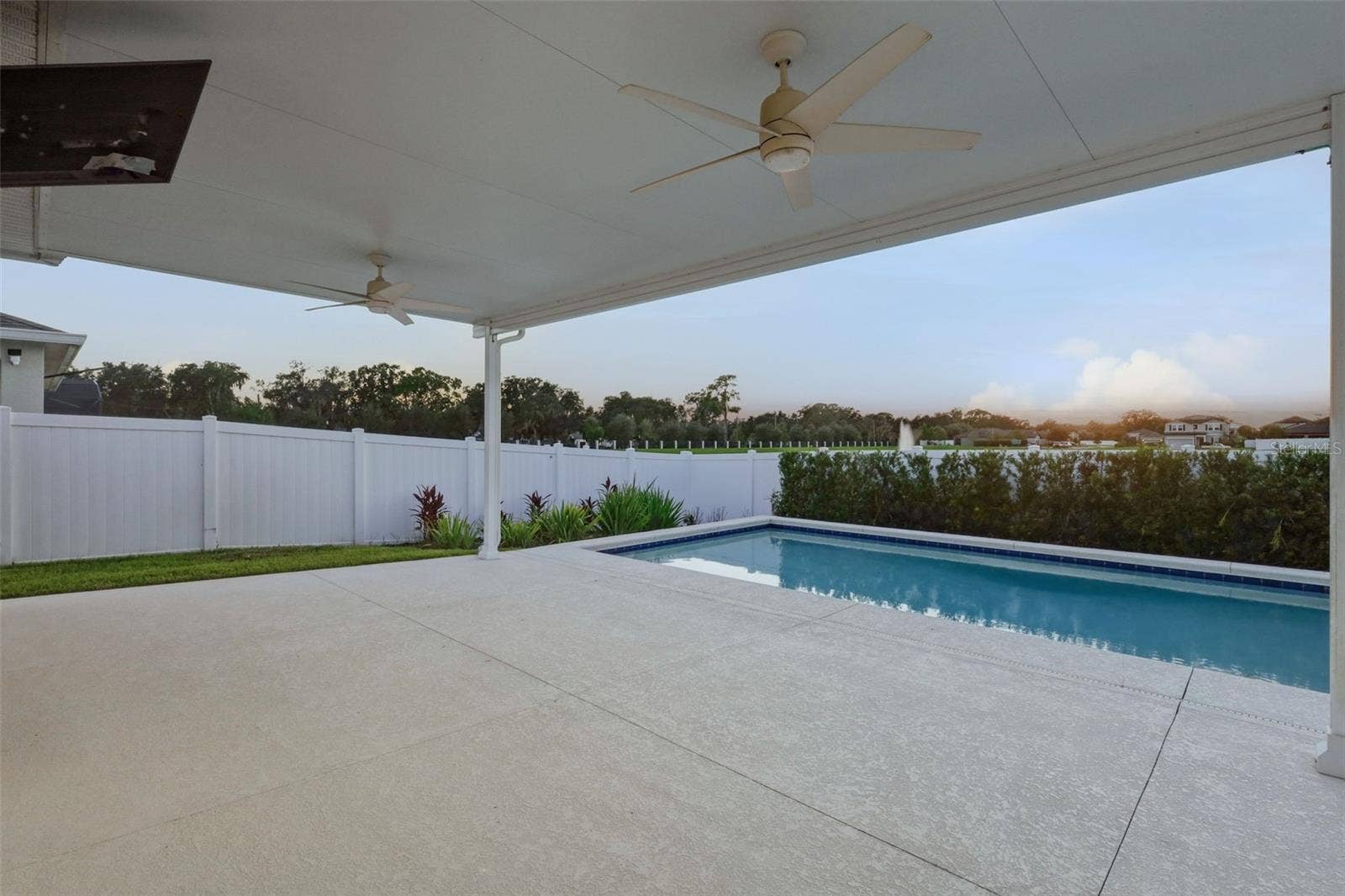 4010 SAPSUCKER LOOP, Sanford, FL 32773 Covered Lanai