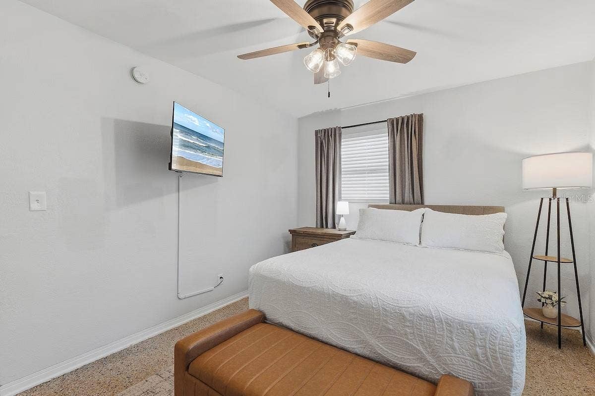330 SLAYTON AVENUE, South Daytona, FL 32119