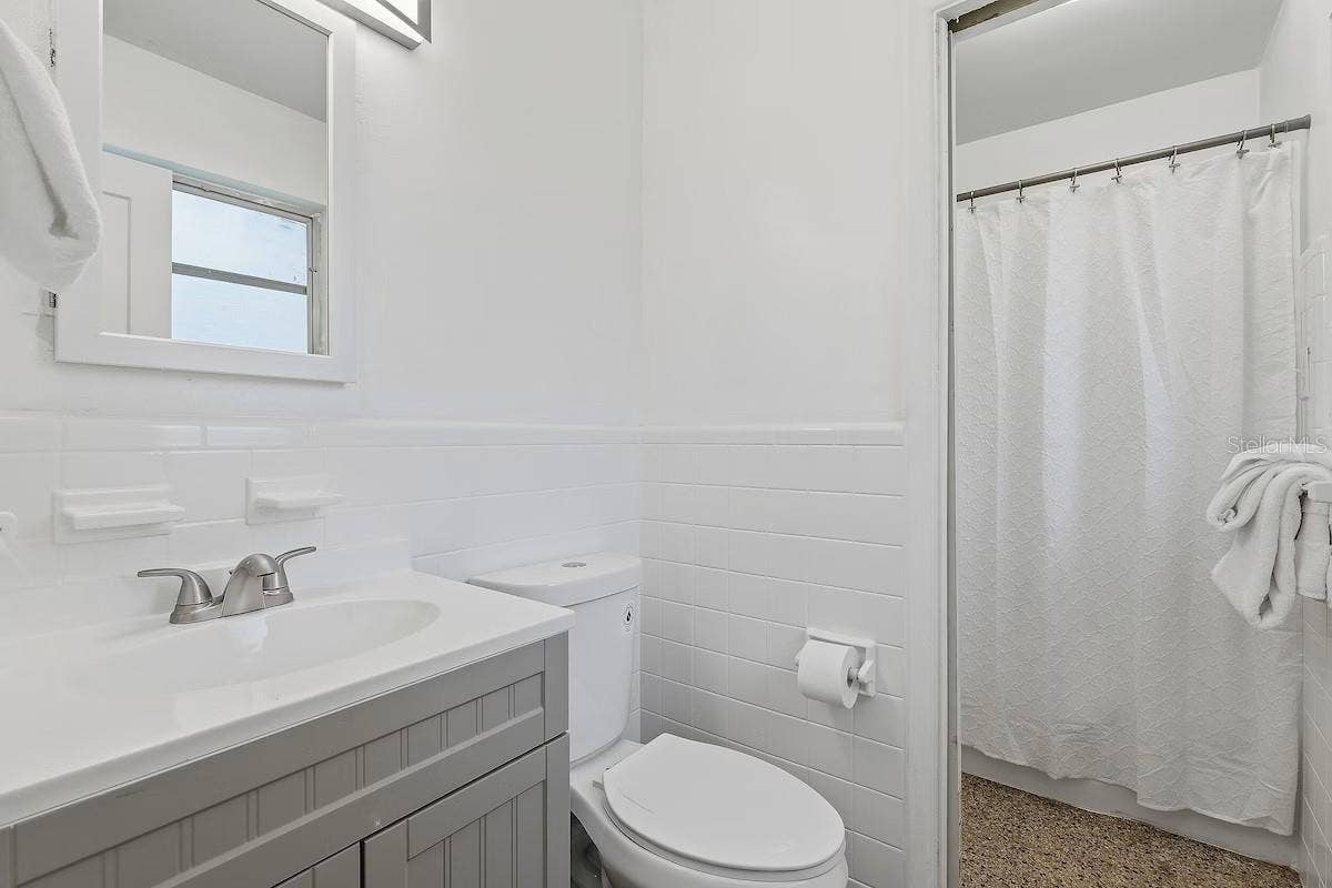 330 SLAYTON AVENUE, South Daytona, FL 32119