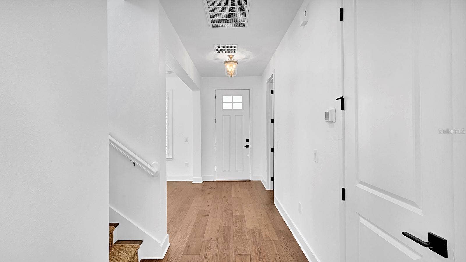 800 W HARVARD STREET, Orlando, FL 32804 Foyer