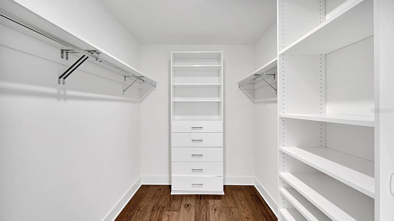 800 W HARVARD STREET, Orlando, FL 32804 Primary Walk-in Closet