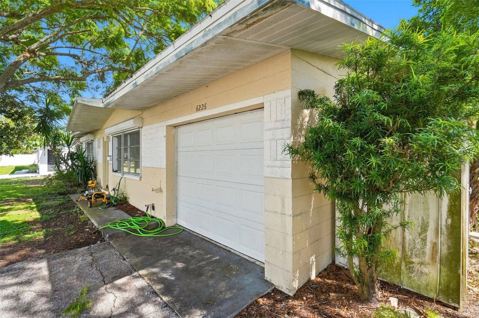 6226 42ND AVENUE N, St Petersburg, FL 33709 6226 42ND AVENUE N, St Petersburg, FL 33709