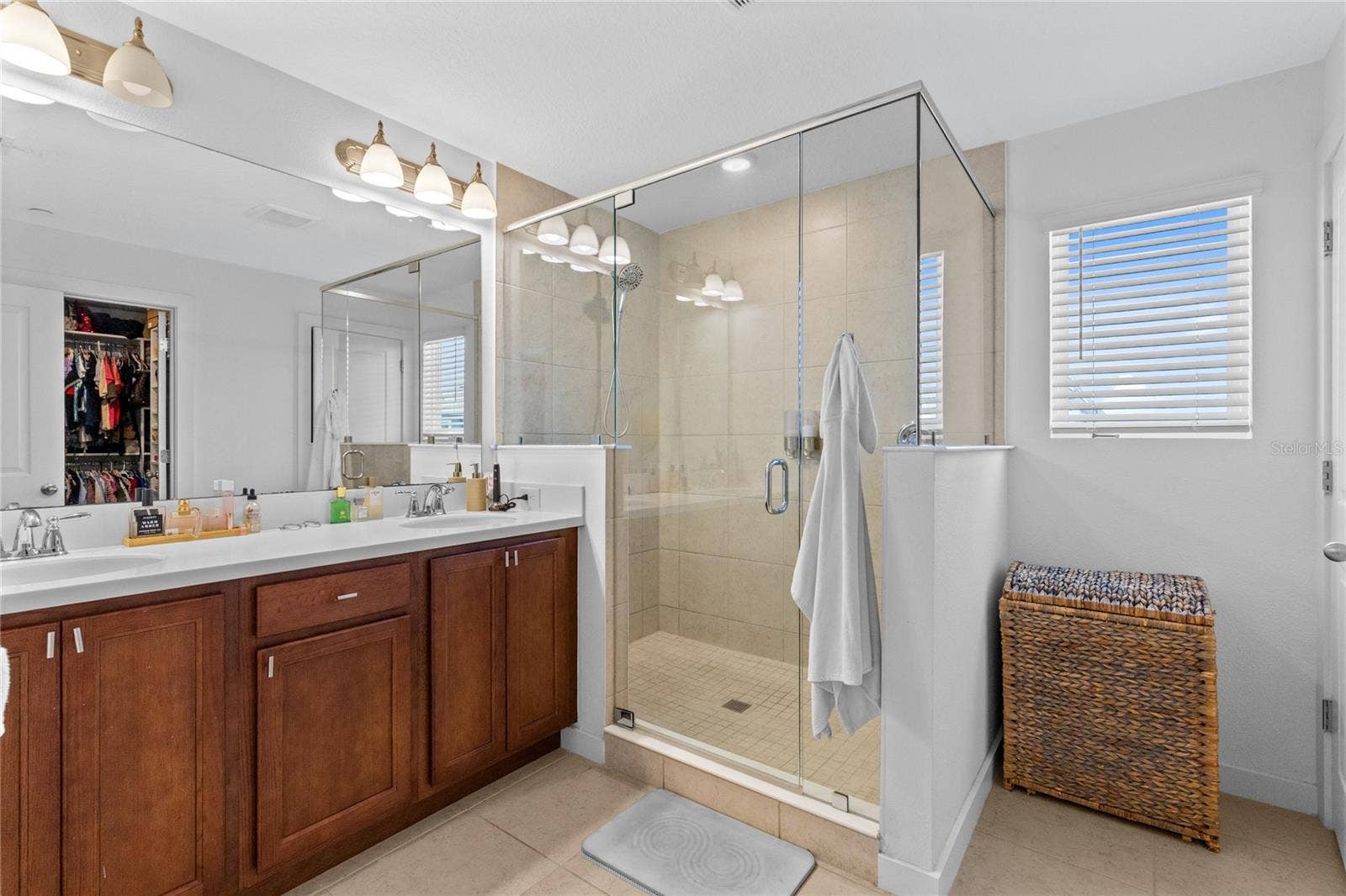 12923 GABOR AVENUE, Orlando, FL 32827 3rd floor, Master Bath.