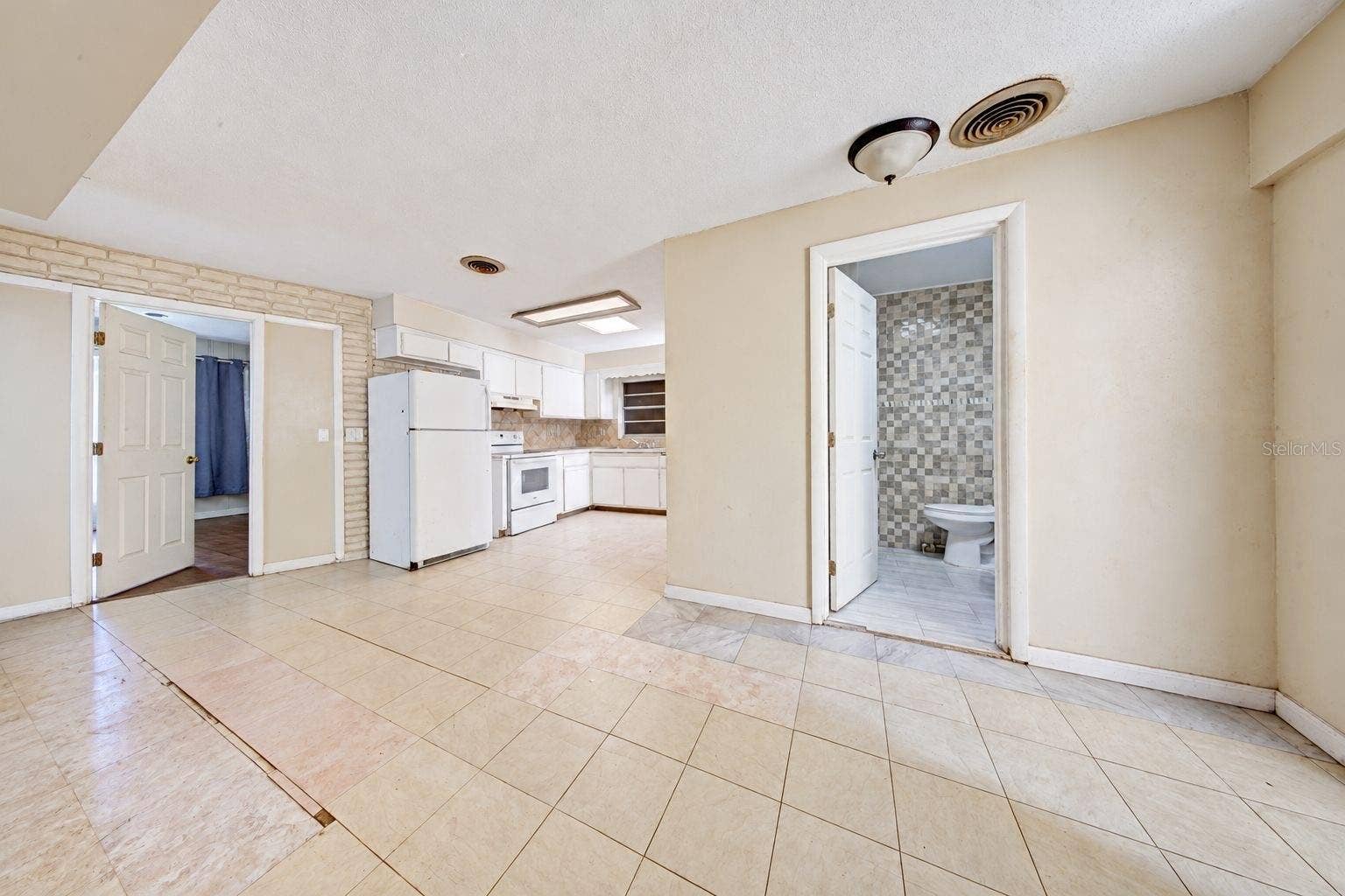 4200 ANDERSON ROAD, Orlando, FL 32812 4200 ANDERSON ROAD, Orlando, FL 32812