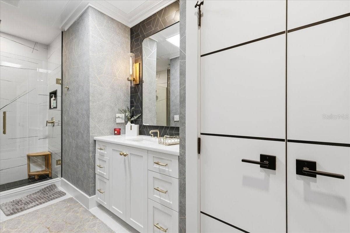 8953 CHARLESTON PARK, #18, Orlando, FL 32819 8953 CHARLESTON PARK, #18, Orlando, FL 32819