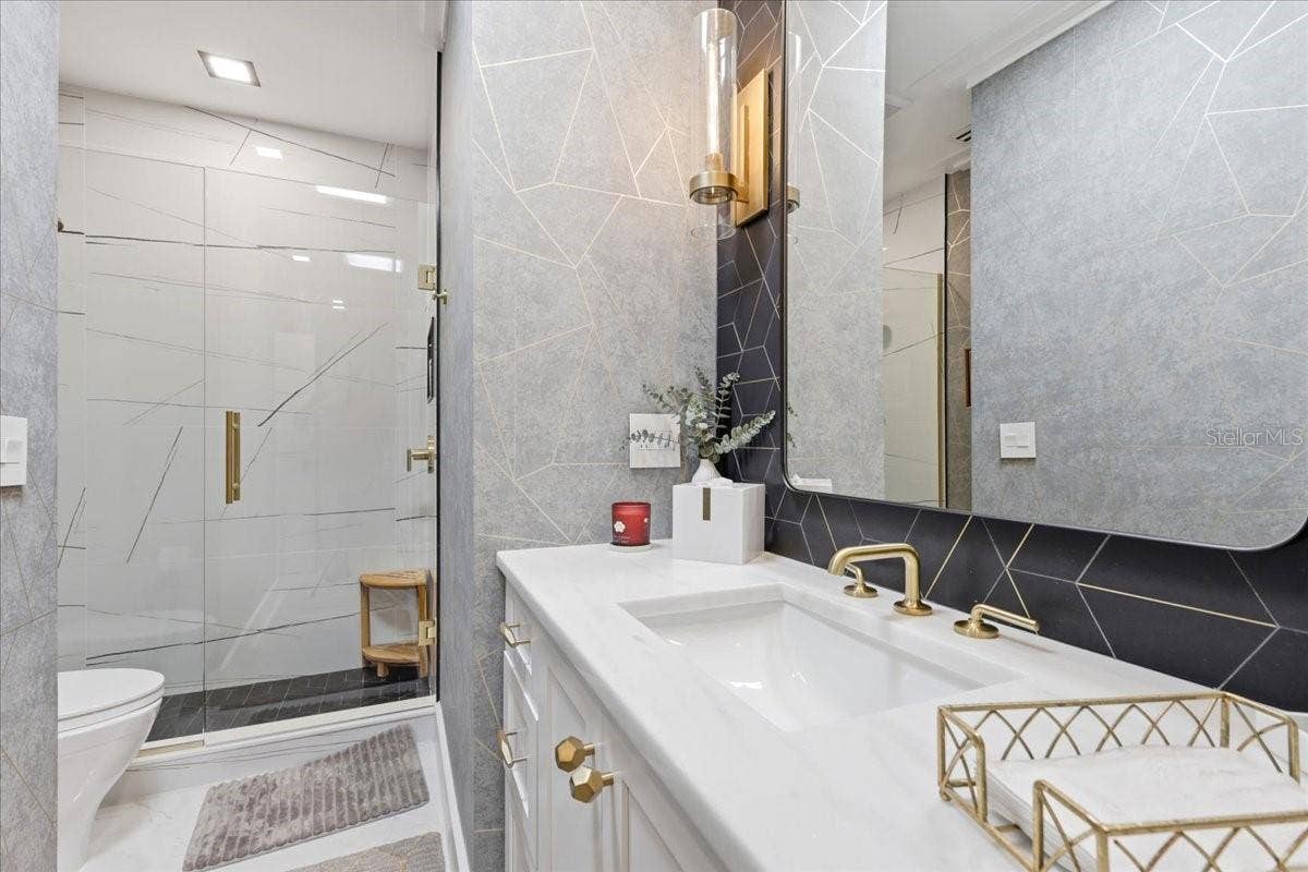8953 CHARLESTON PARK, #18, Orlando, FL 32819 8953 CHARLESTON PARK, #18, Orlando, FL 32819