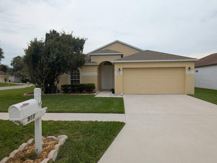 Property photo for 913 STALLION WAY, Valrico, FL