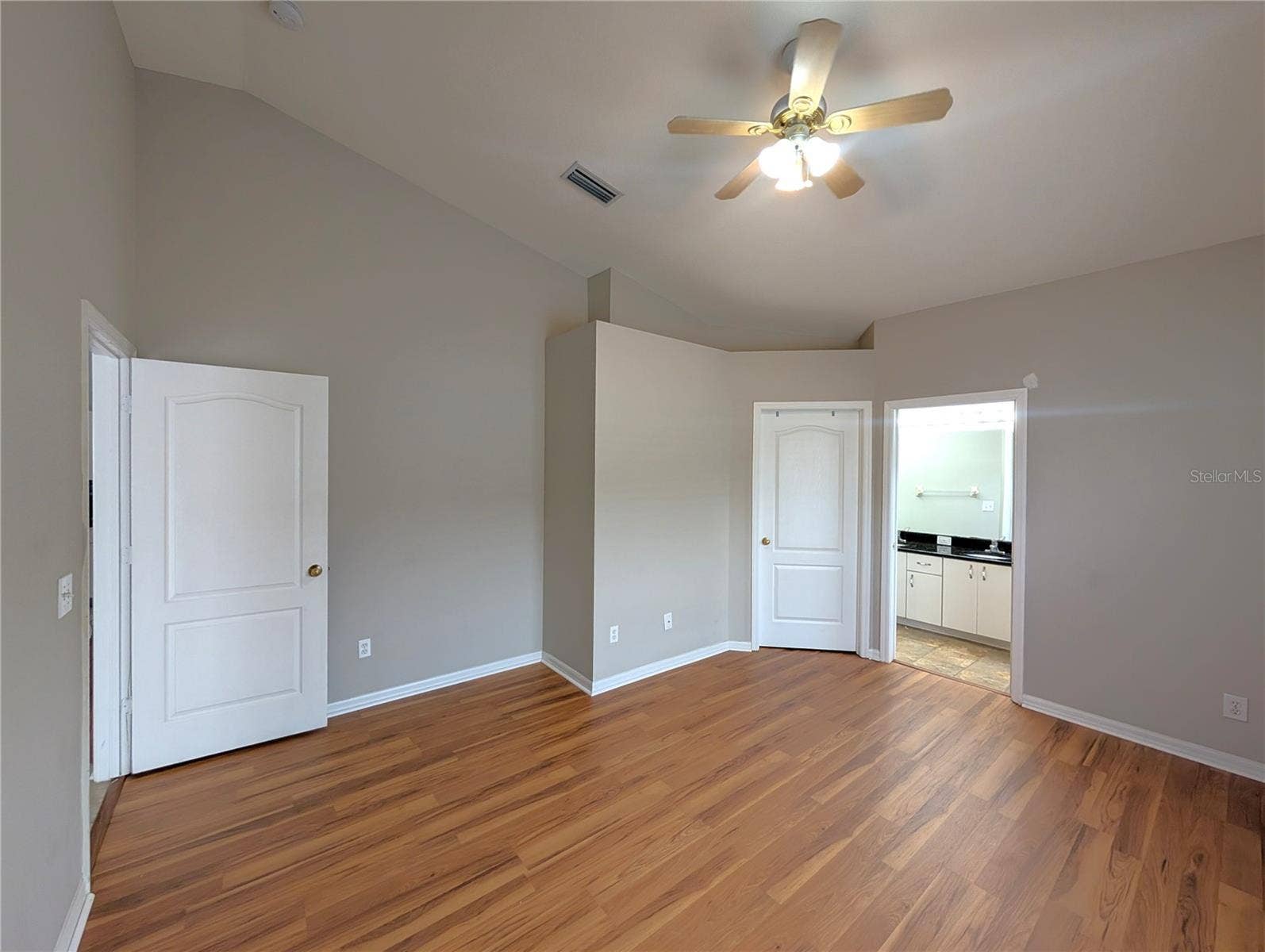 913 STALLION WAY, Valrico, FL 33594 913 STALLION WAY, Valrico, FL 33594