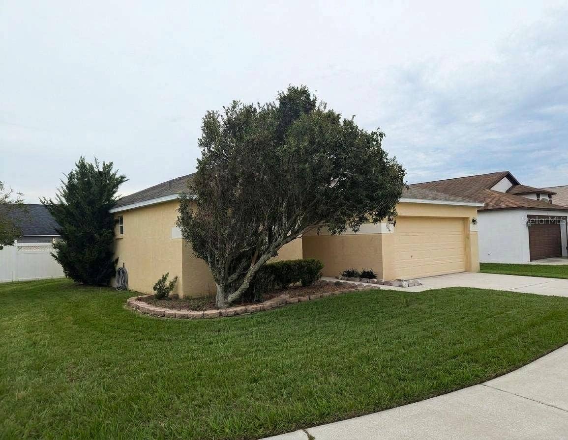913 STALLION WAY, Valrico, FL 33594 913 STALLION WAY, Valrico, FL 33594