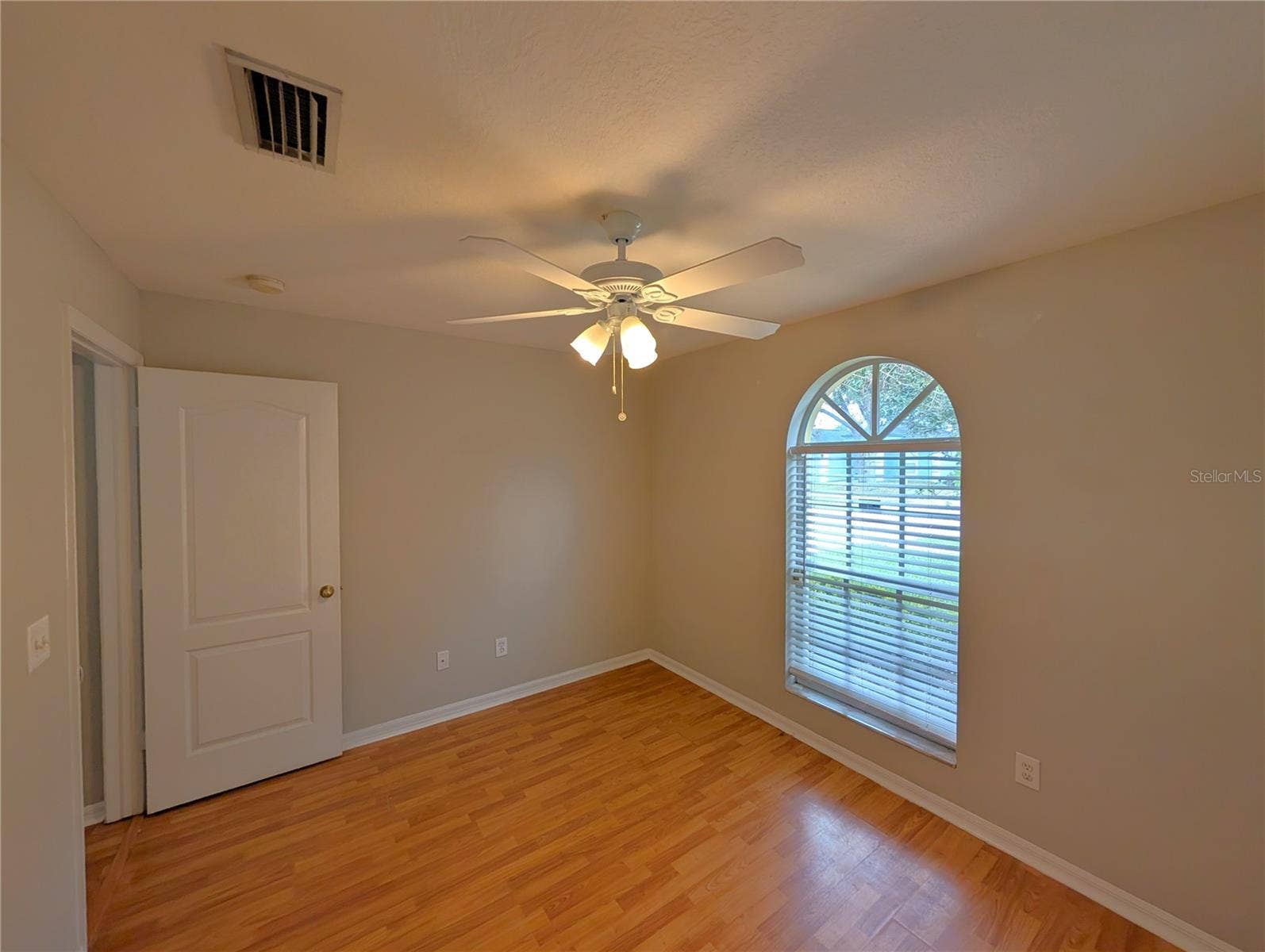 913 STALLION WAY, Valrico, FL 33594 913 STALLION WAY, Valrico, FL 33594