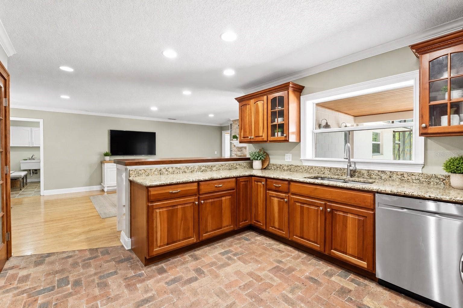 4066 SUMMERWOOD AVENUE, Orlando, FL 32812 4066 SUMMERWOOD AVENUE, Orlando, FL 32812