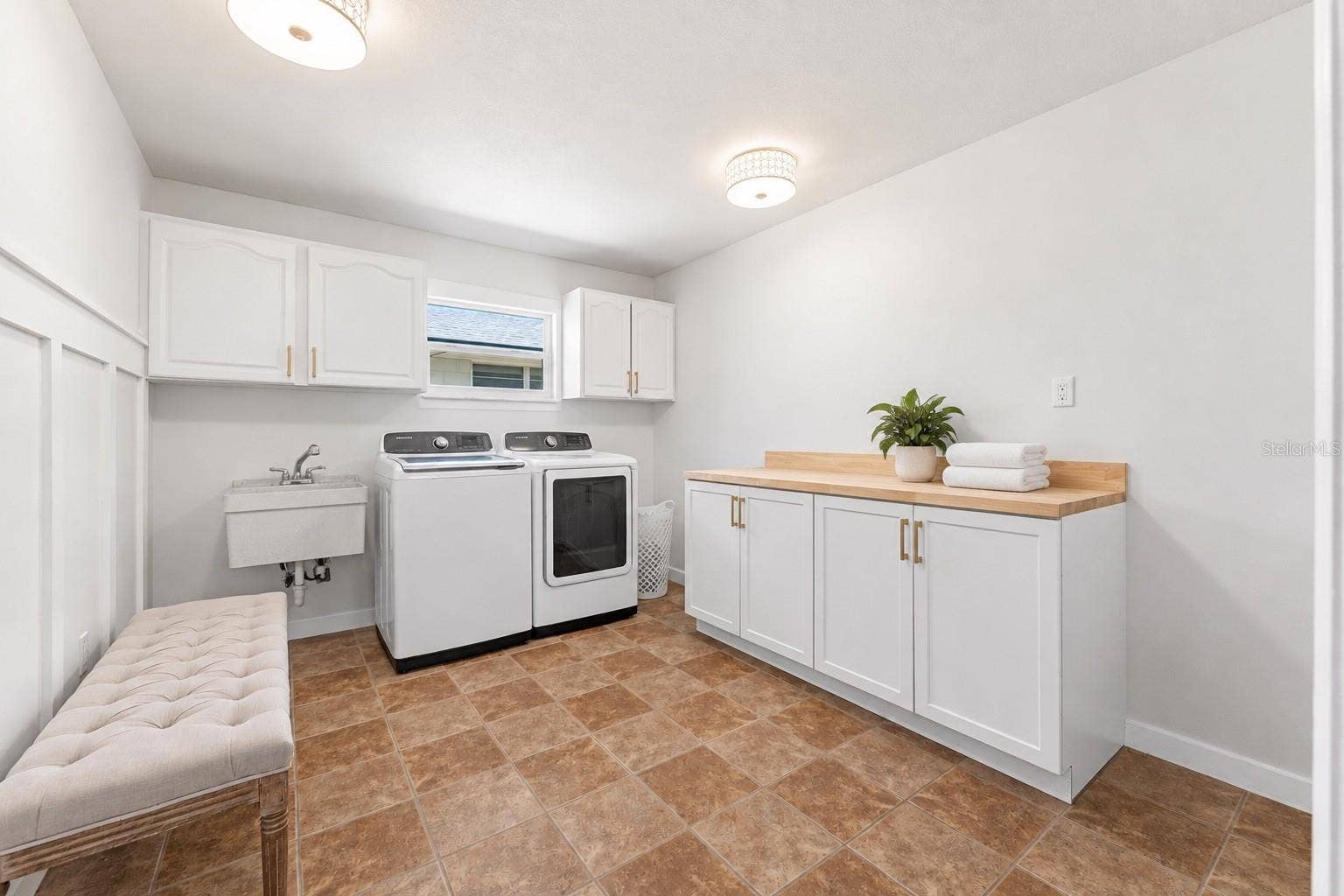 4066 SUMMERWOOD AVENUE, Orlando, FL 32812 4066 SUMMERWOOD AVENUE, Orlando, FL 32812