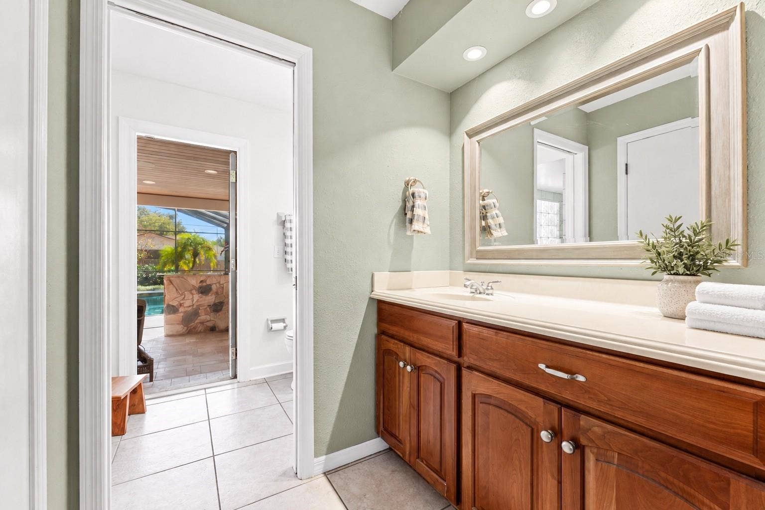 4066 SUMMERWOOD AVENUE, Orlando, FL 32812 4066 SUMMERWOOD AVENUE, Orlando, FL 32812