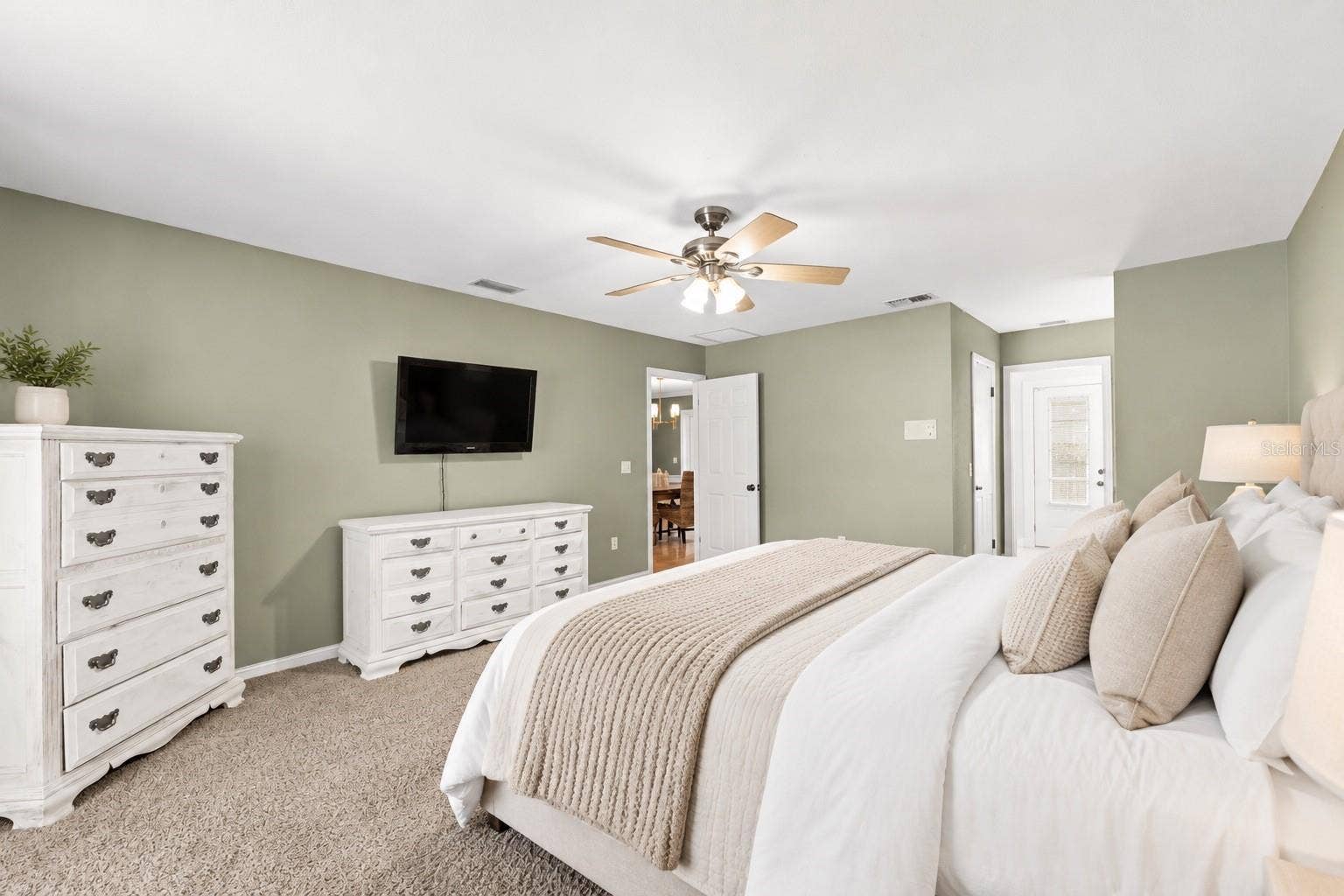 4066 SUMMERWOOD AVENUE, Orlando, FL 32812 4066 SUMMERWOOD AVENUE, Orlando, FL 32812