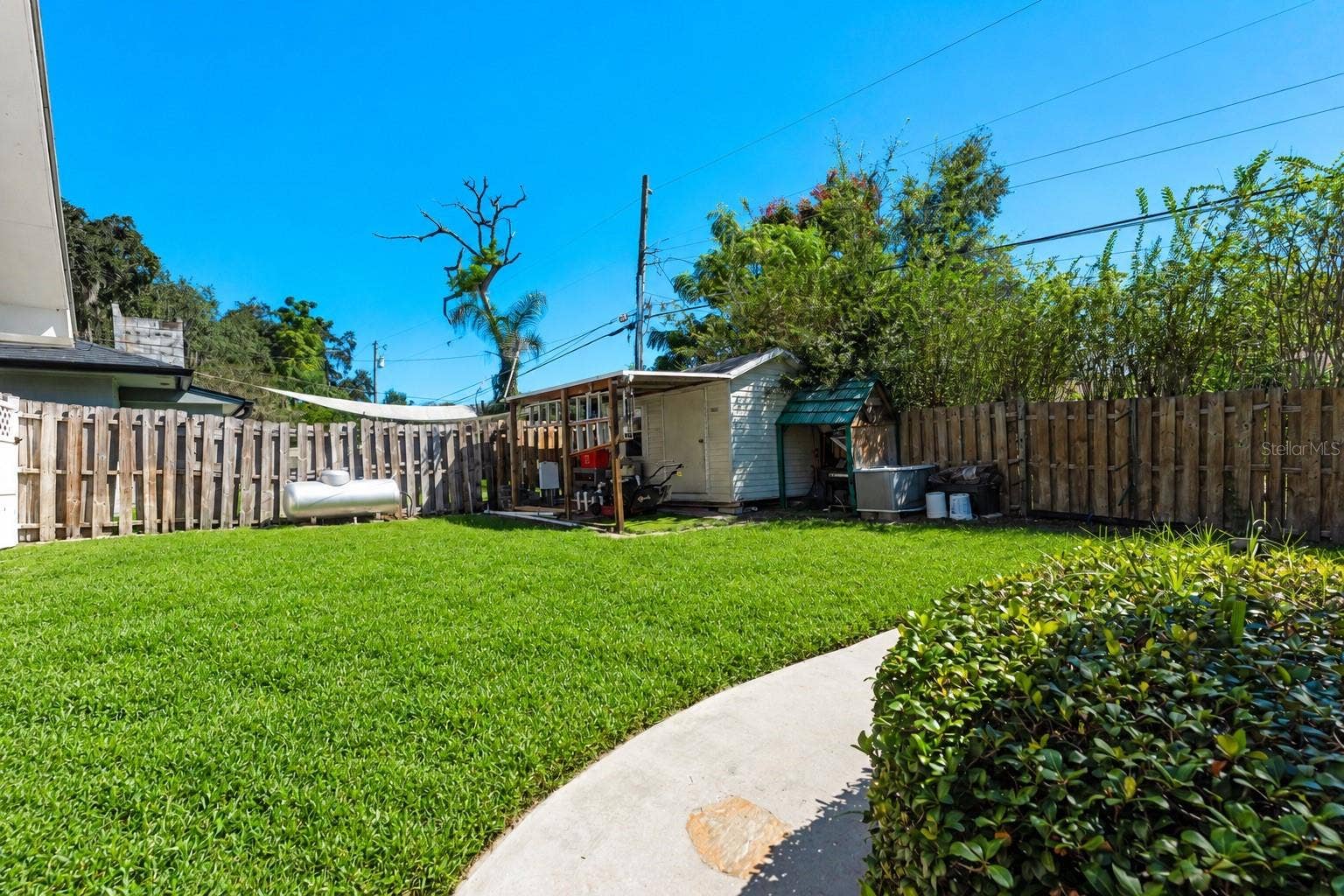 4066 SUMMERWOOD AVENUE, Orlando, FL 32812 4066 SUMMERWOOD AVENUE, Orlando, FL 32812