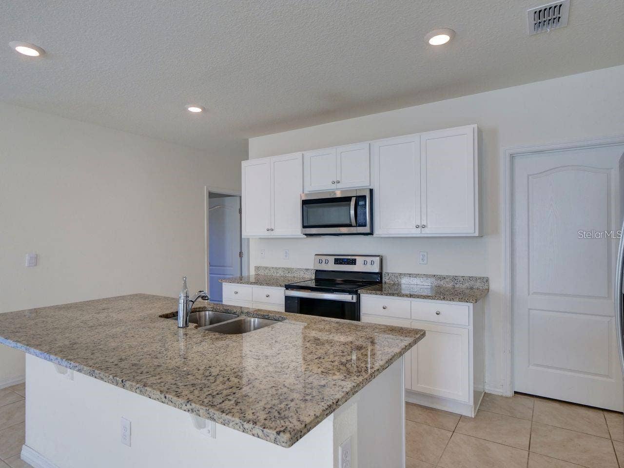2501 RIBBON FALL AVENUE, Davenport, FL 33837 2501 RIBBON FALL AVENUE, Davenport, FL 33837