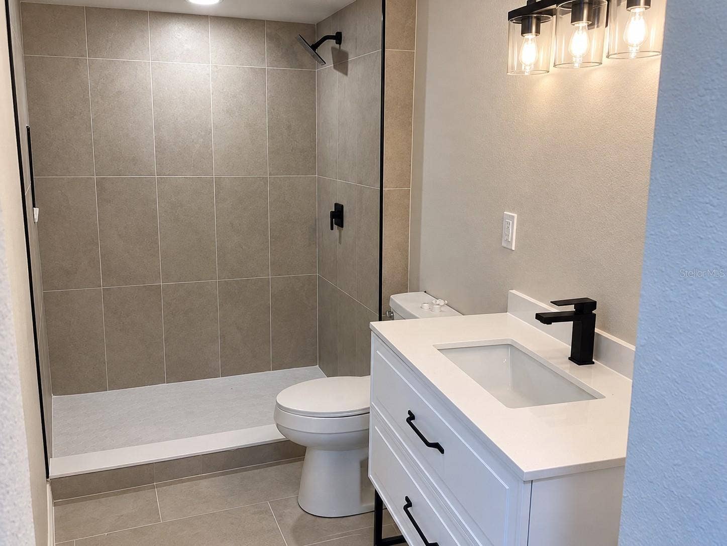 4226 LAKE RICHMOND DRIVE, Orlando, FL 32811 Primary bathroom