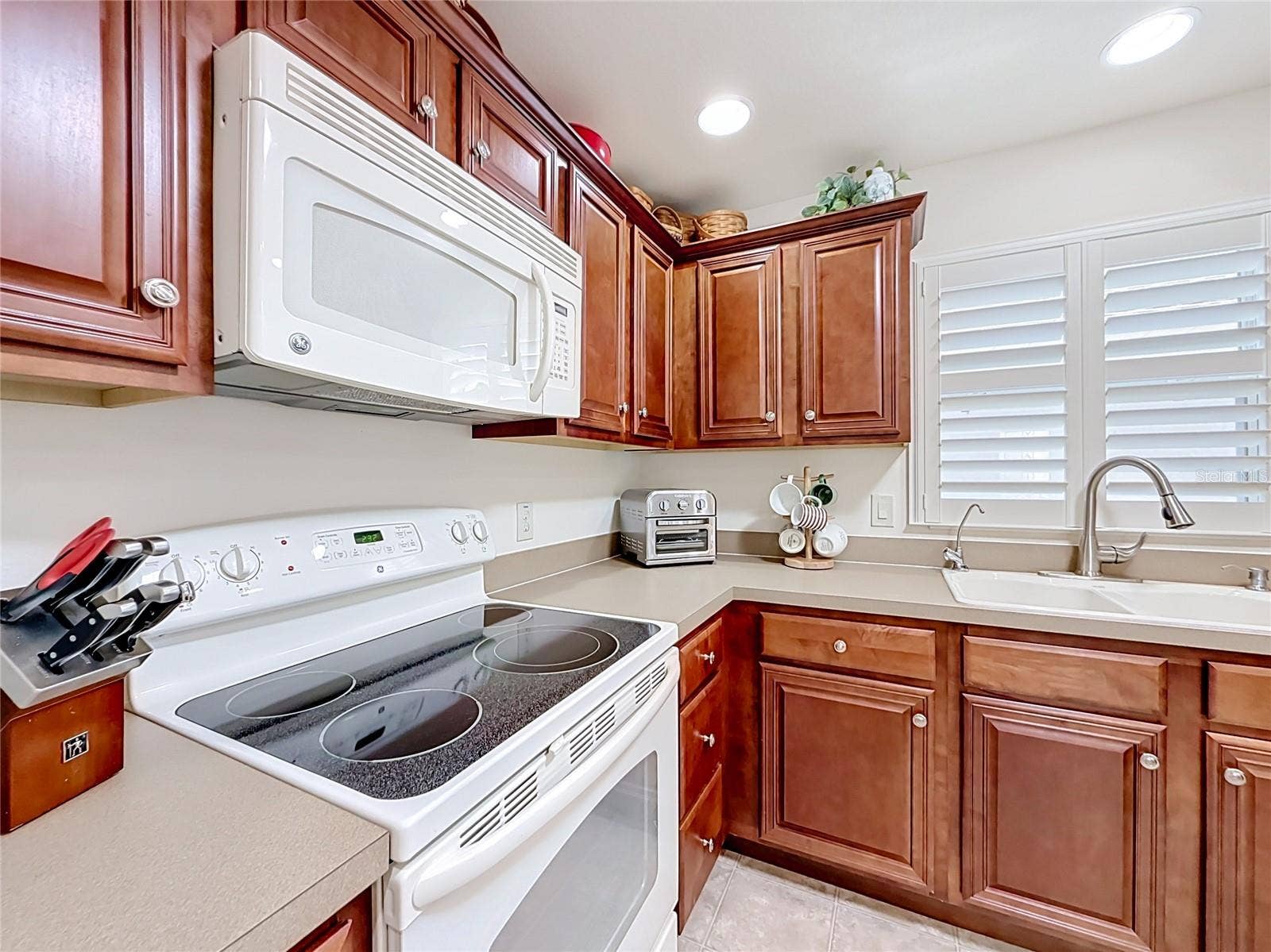 2001 ALTAMONTE WAY, The Villages, FL 32162