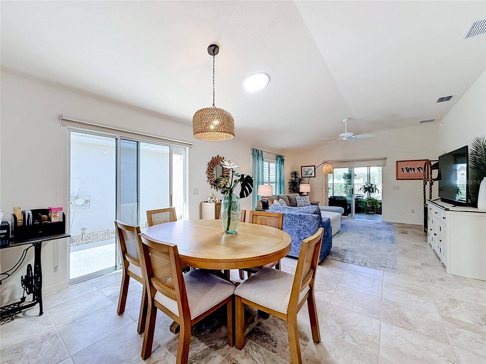 2001 ALTAMONTE WAY, The Villages, FL 32162