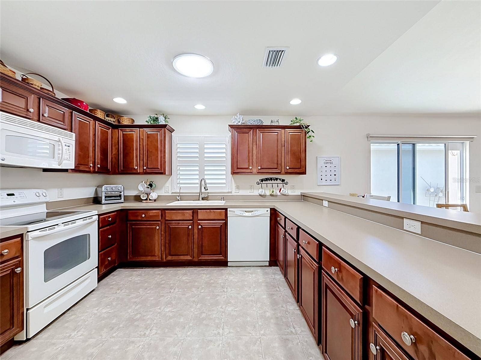 2001 ALTAMONTE WAY, The Villages, FL 32162