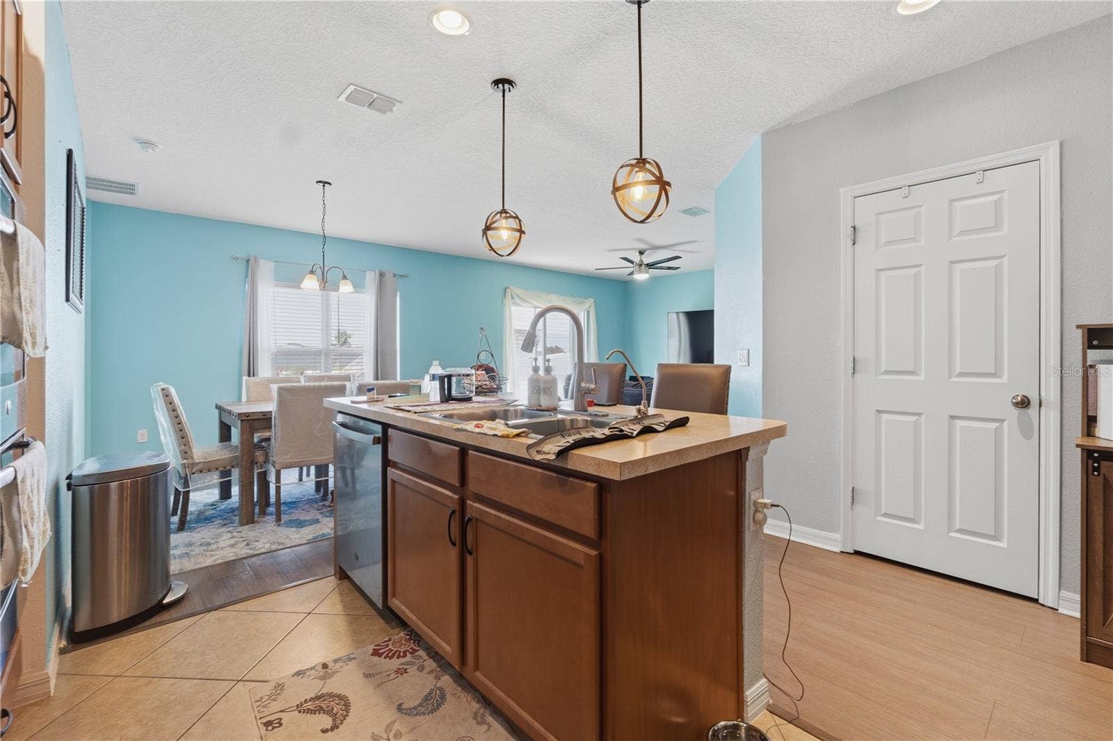 272 SPARROW HAWK DRIVE, Groveland, FL 34736 272 SPARROW HAWK DRIVE, Groveland, FL 34736
