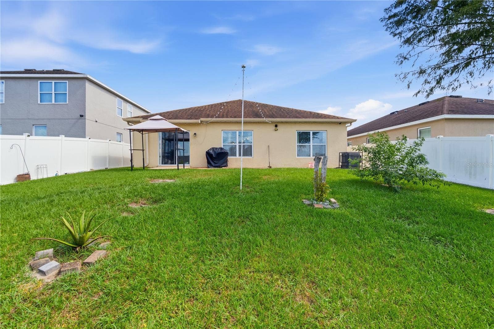 272 SPARROW HAWK DRIVE, Groveland, FL 34736 272 SPARROW HAWK DRIVE, Groveland, FL 34736