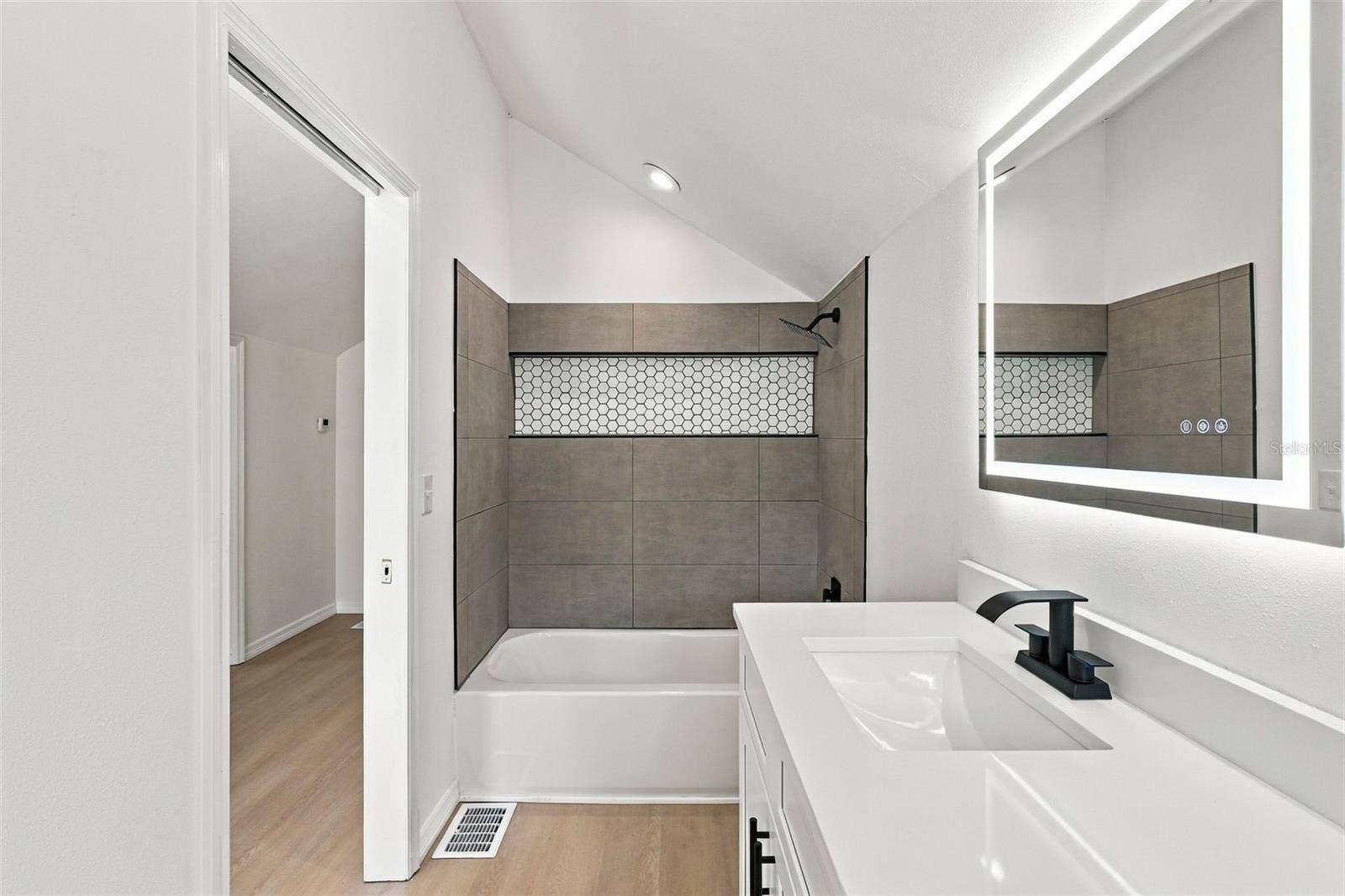 Guest House Bathroom