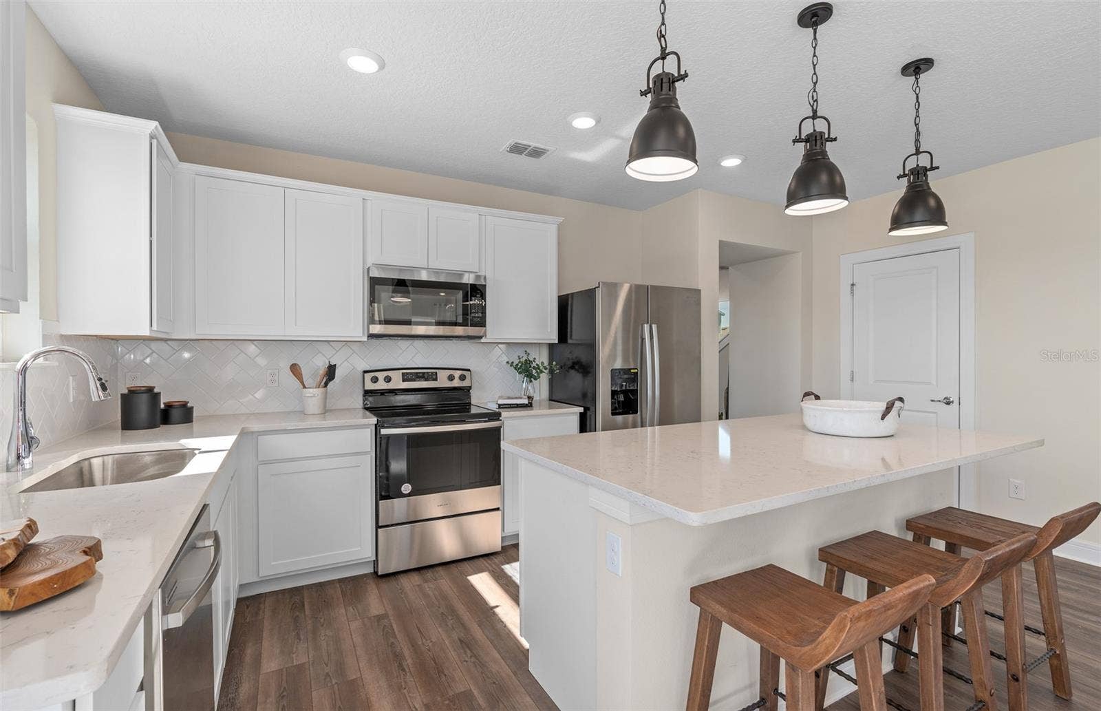 2628 CLEAR NIGHT AVENUE, Kissimmee, FL 34744 Model Home Design Only. Pictures and furnishings are for illustrative purposes only. Elevations, colors and options may vary. Furniture is for model home staging only.