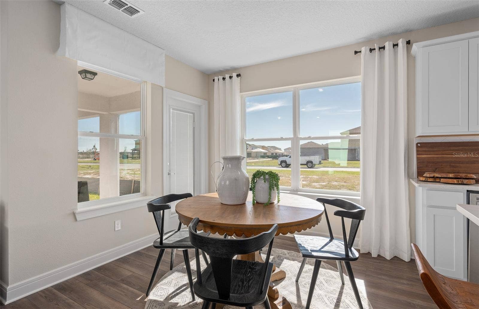 2628 CLEAR NIGHT AVENUE, Kissimmee, FL 34744 Model Home Design Only. Pictures and furnishings are for illustrative purposes only. Elevations, colors and options may vary. Furniture is for model home staging only.