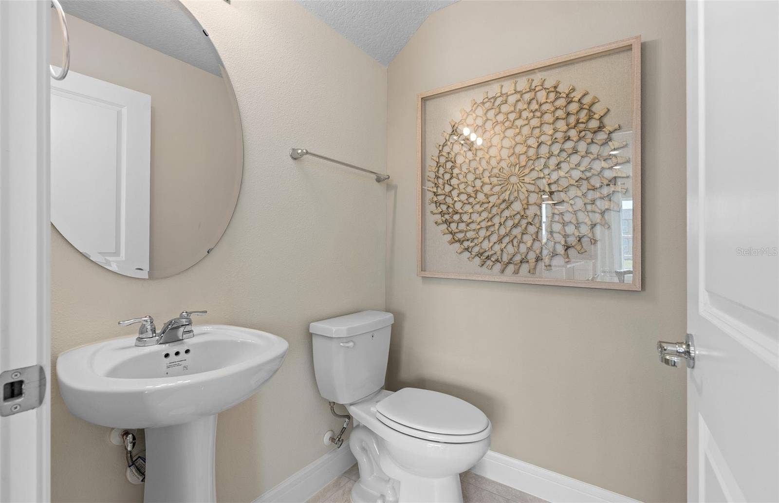 2628 CLEAR NIGHT AVENUE, Kissimmee, FL 34744 Model Home Design Only. Pictures and furnishings are for illustrative purposes only. Elevations, colors and options may vary. Furniture is for model home staging only.