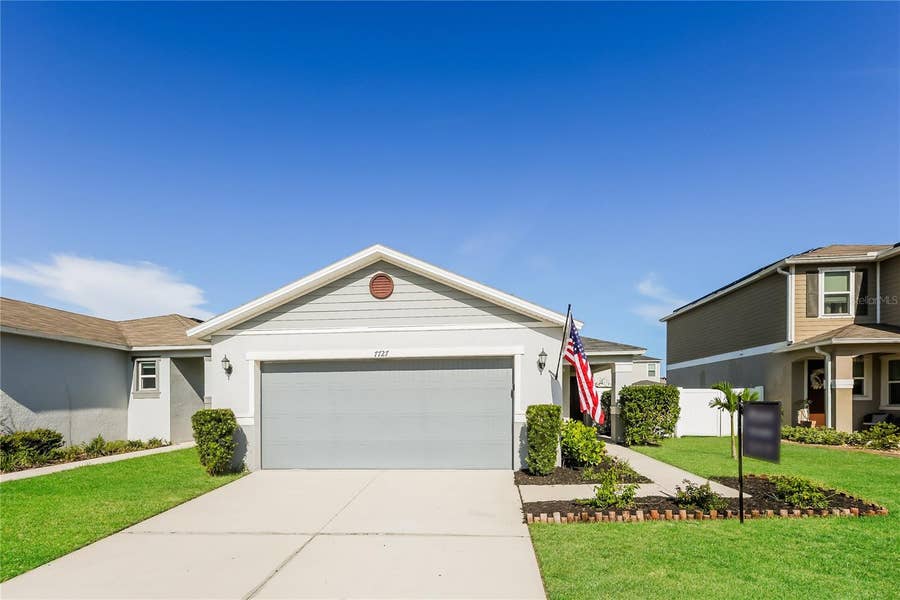 Property photo for Gibsonton, FL