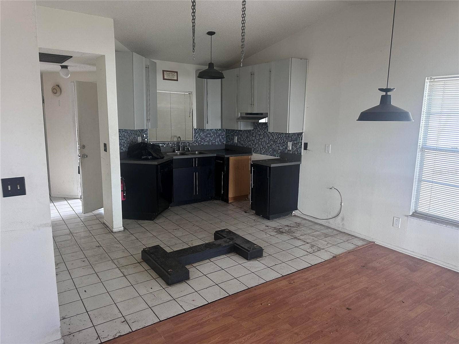 8240 RAVENCROFT DRIVE, Tampa, FL 33615 8240 RAVENCROFT DRIVE, Tampa, FL 33615