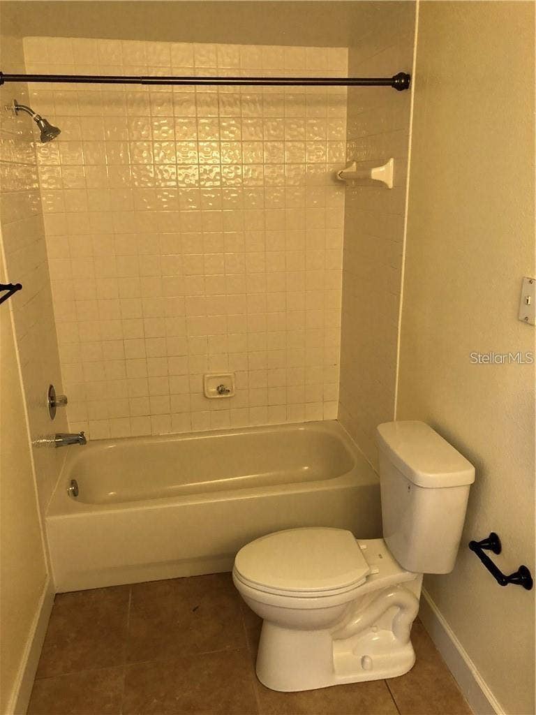 5536 METROWEST BOULEVARD, #8-202, Orlando, FL 32811 5536 METROWEST BOULEVARD, #8-202, Orlando, FL 32811
