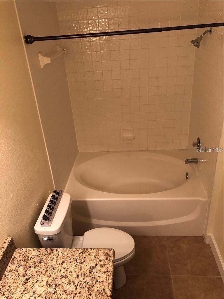 5536 METROWEST BOULEVARD, #8-202, Orlando, FL 32811 5536 METROWEST BOULEVARD, #8-202, Orlando, FL 32811