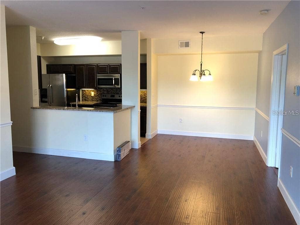 5536 METROWEST BOULEVARD, #8-202, Orlando, FL 32811 5536 METROWEST BOULEVARD, #8-202, Orlando, FL 32811