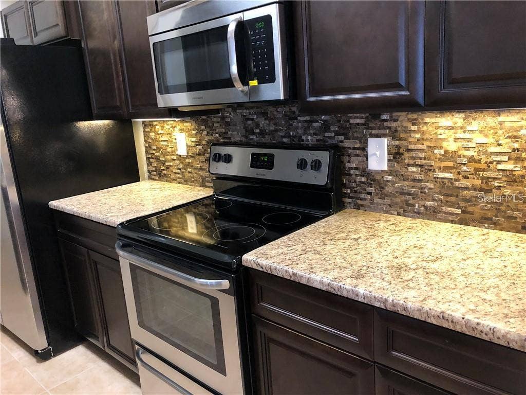 5536 METROWEST BOULEVARD, #8-202, Orlando, FL 32811 5536 METROWEST BOULEVARD, #8-202, Orlando, FL 32811