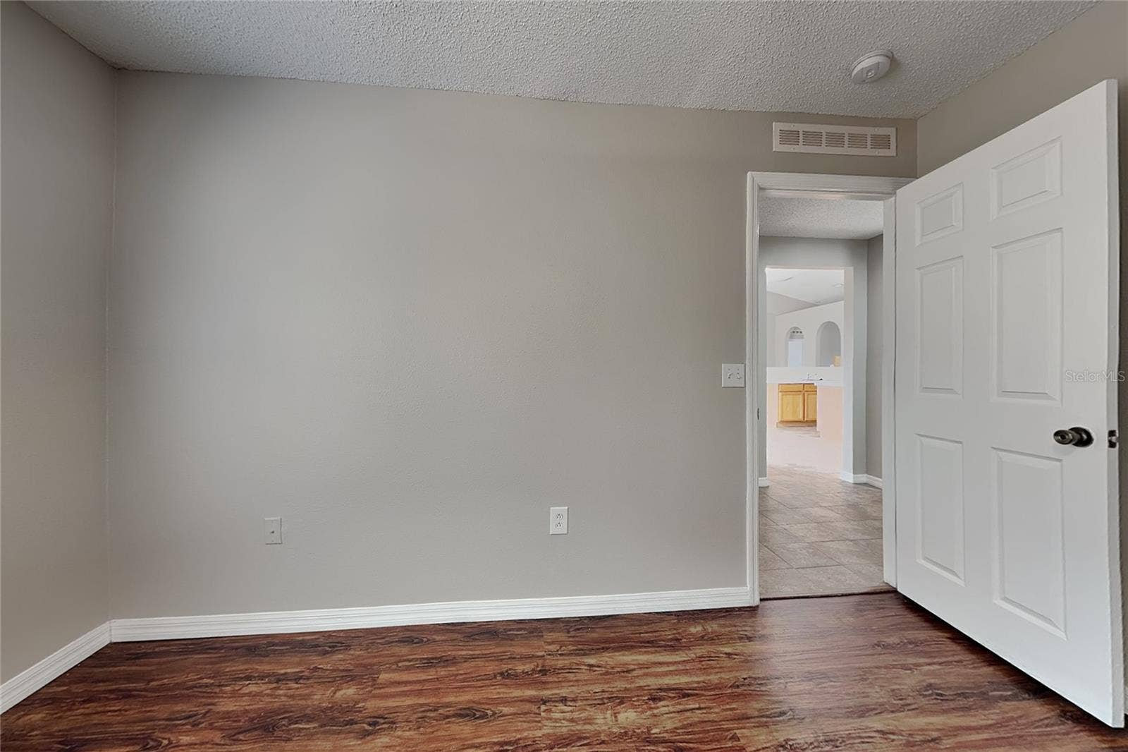Spring Hill, FL 34606 Spring Hill, FL 34606