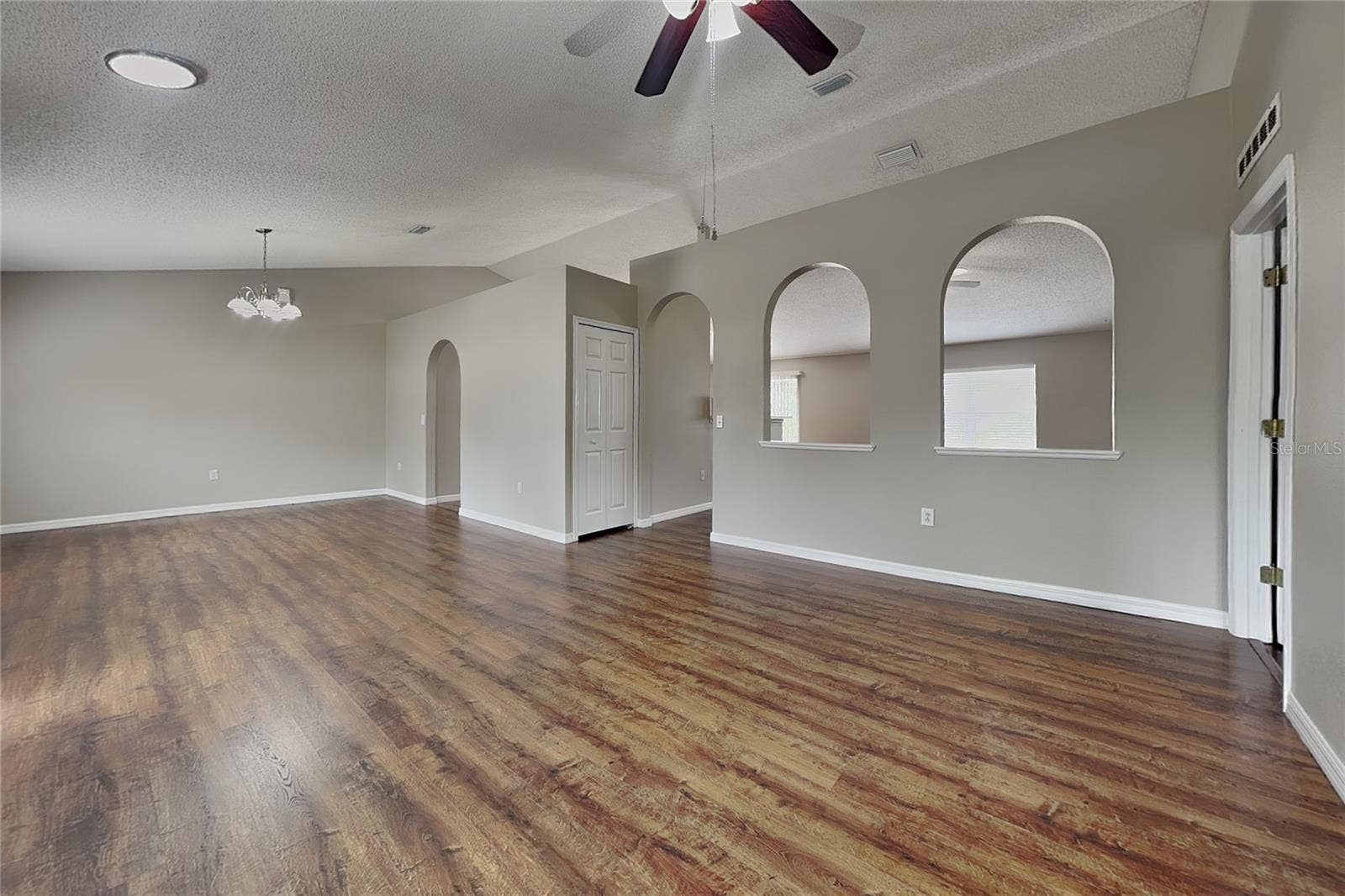 Spring Hill, FL 34606 Spring Hill, FL 34606