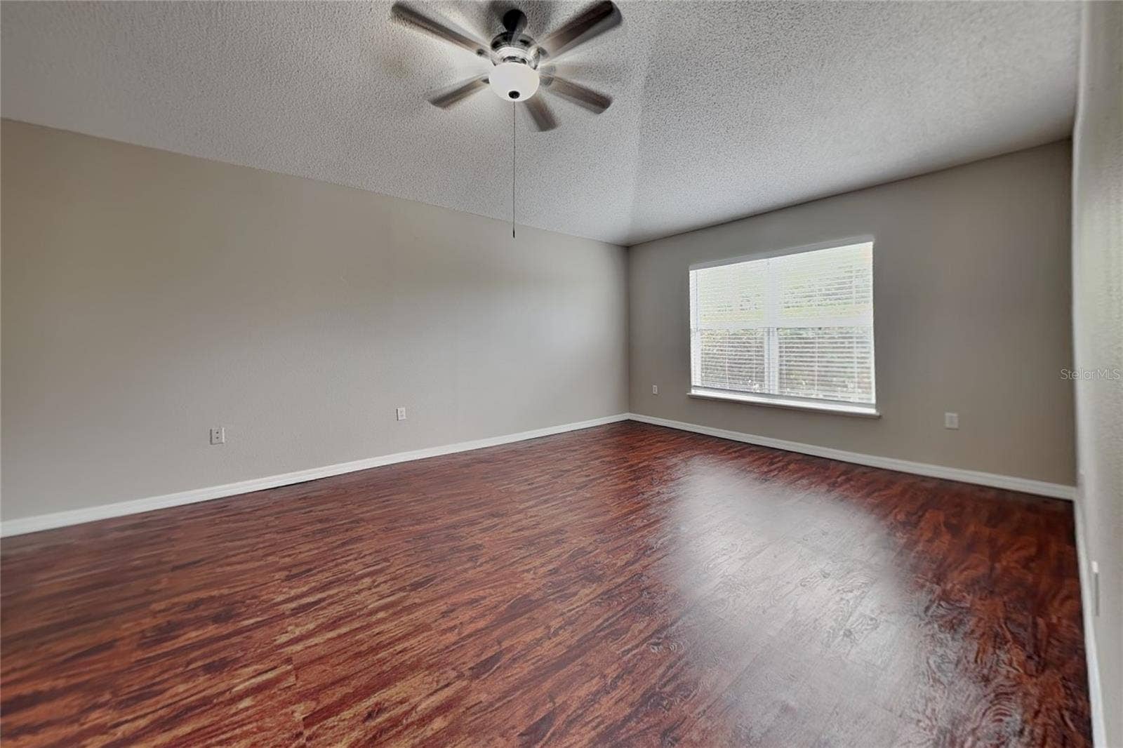 Spring Hill, FL 34606 Spring Hill, FL 34606