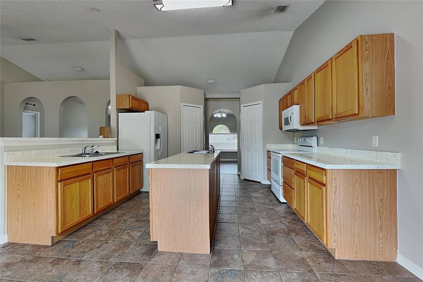 Spring Hill, FL 34606 Spring Hill, FL 34606