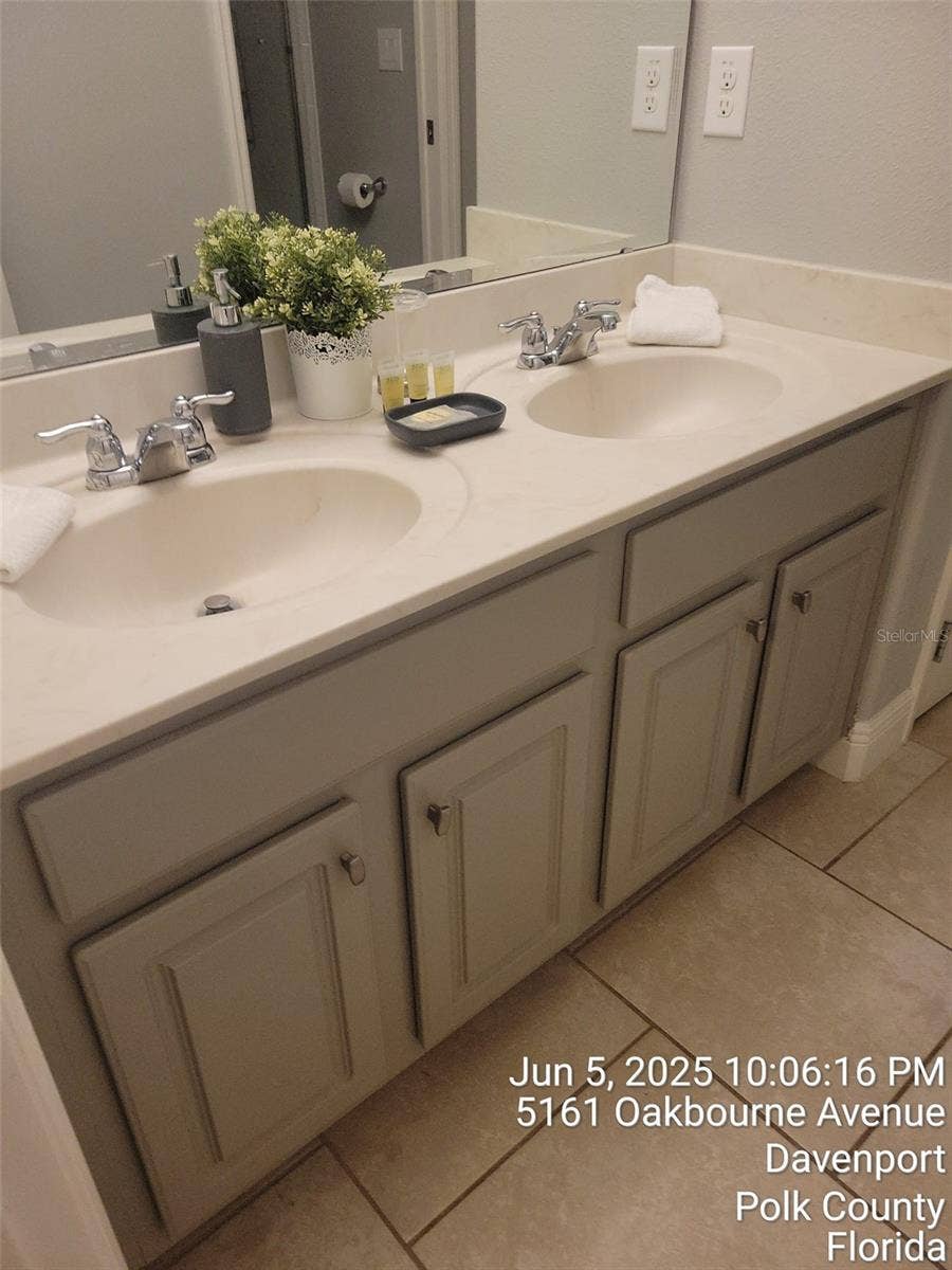 5161 OAKBOURNE AVENUE, Davenport, FL 33837 5161 OAKBOURNE AVENUE, Davenport, FL 33837