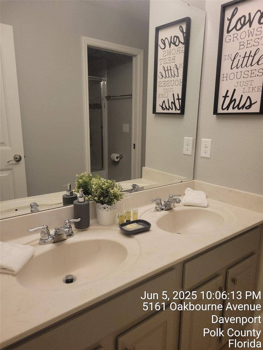 5161 OAKBOURNE AVENUE, Davenport, FL 33837 5161 OAKBOURNE AVENUE, Davenport, FL 33837