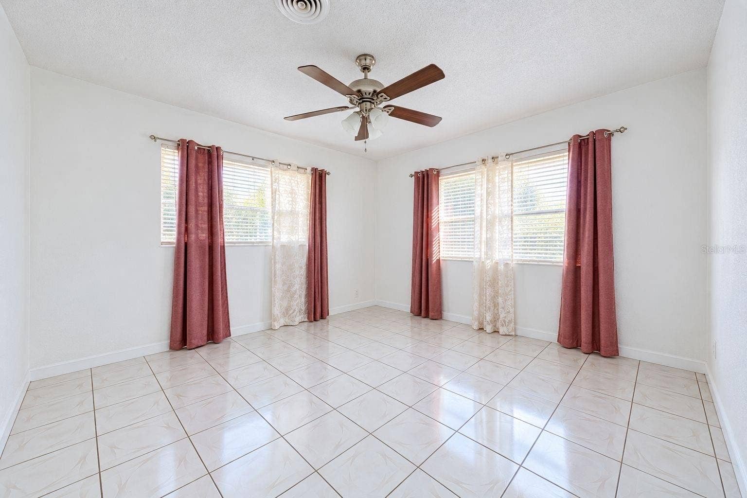 4314 DERBYSHIRE LANE, Orlando, FL 32812 4314 DERBYSHIRE LANE, Orlando, FL 32812