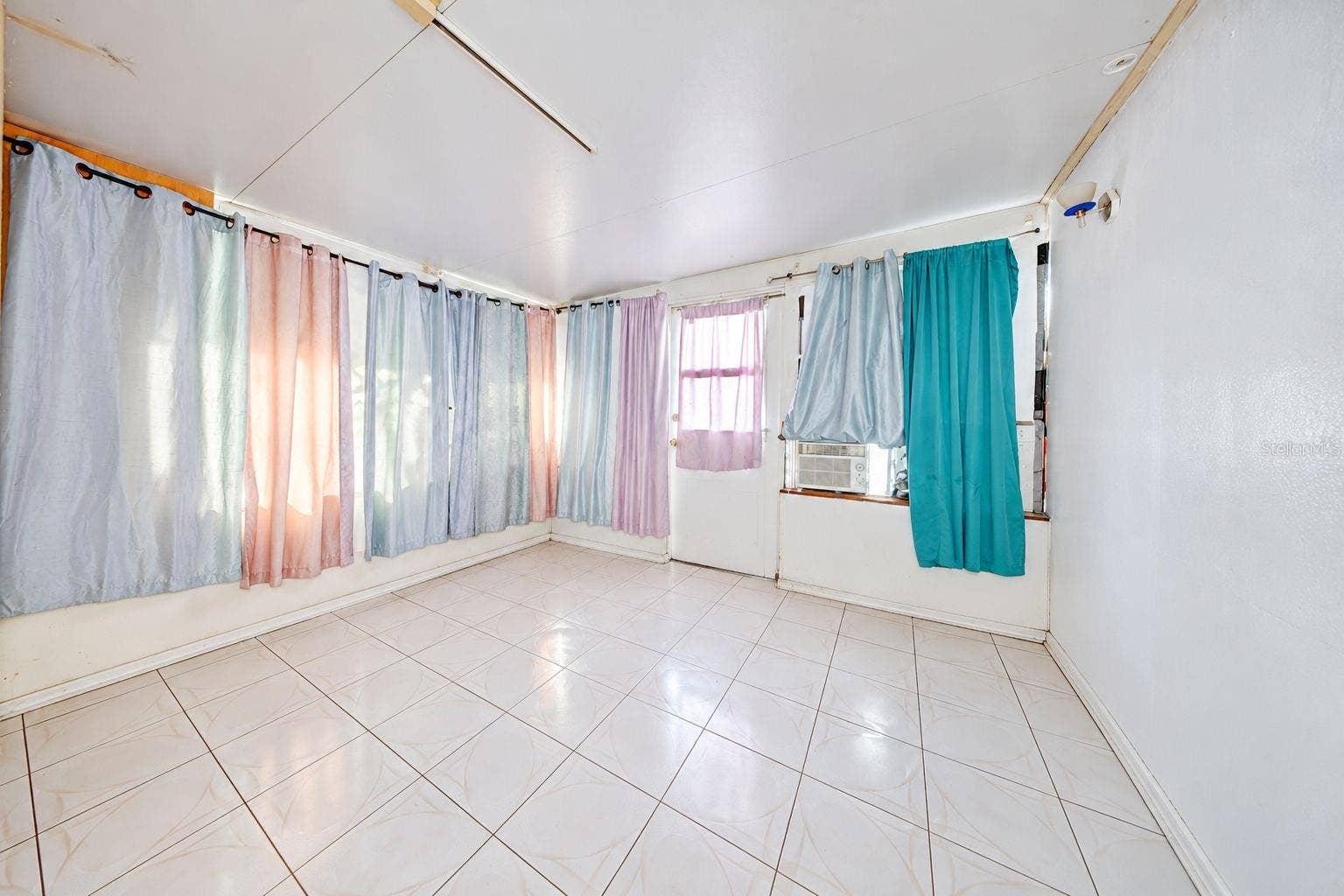 4314 DERBYSHIRE LANE, Orlando, FL 32812 4314 DERBYSHIRE LANE, Orlando, FL 32812