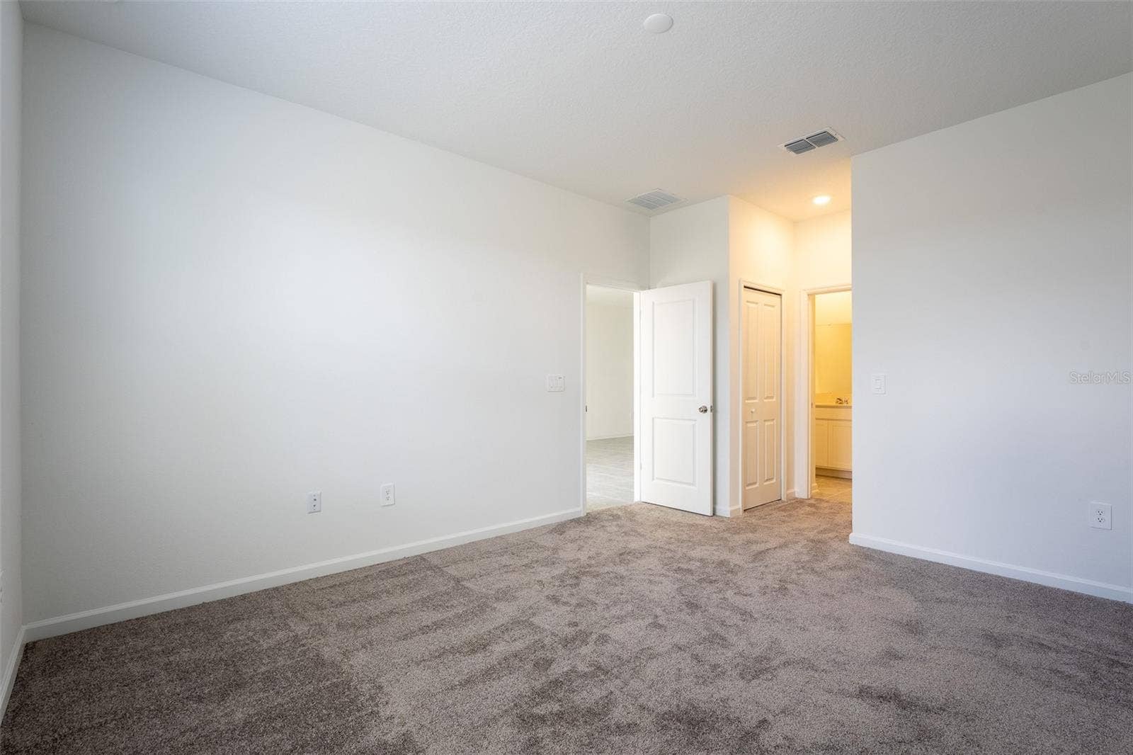 2015 PUNCH BOWL AVENUE, Davenport, FL 33837 2015 PUNCH BOWL AVENUE, Davenport, FL 33837