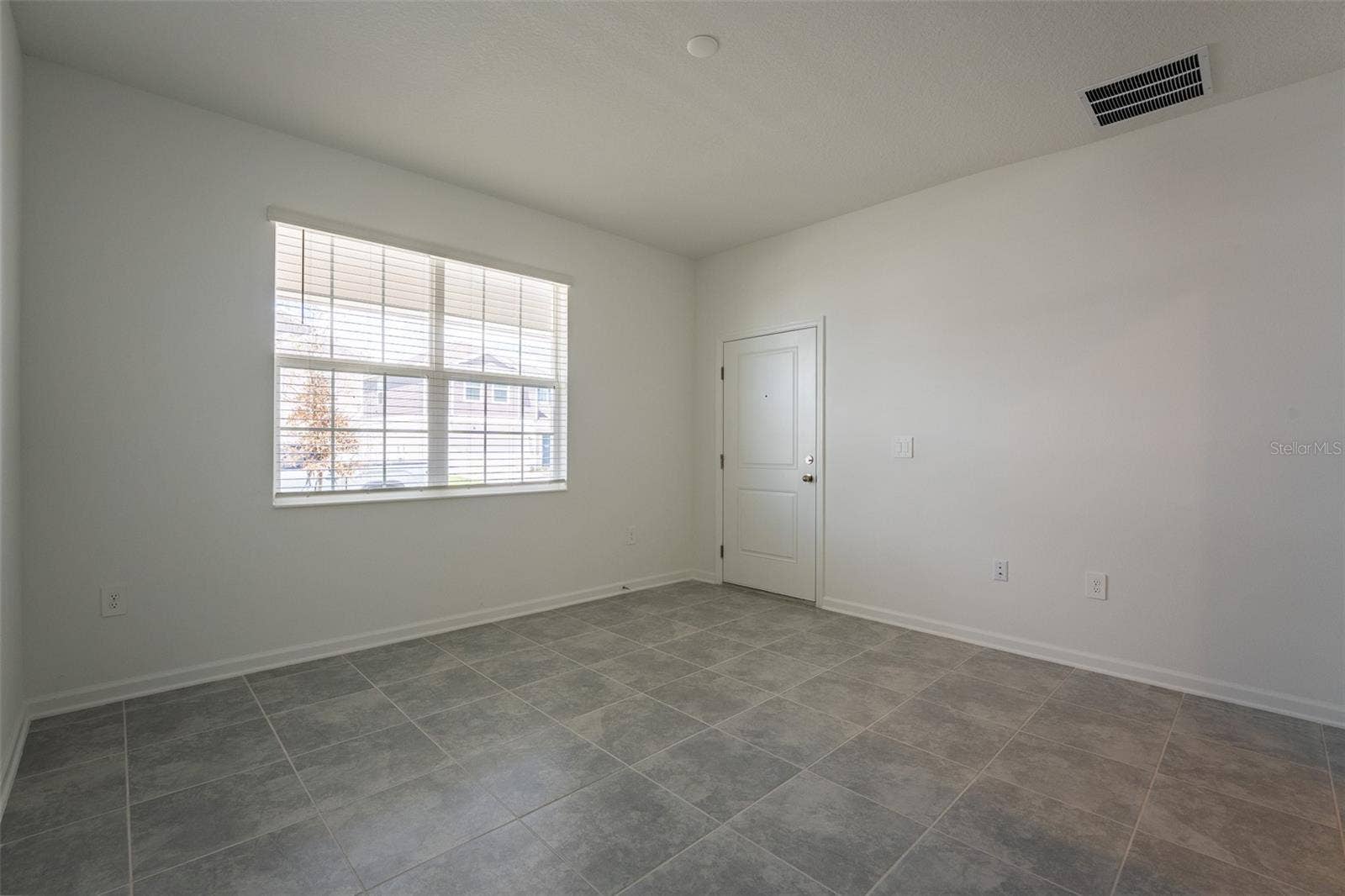 2015 PUNCH BOWL AVENUE, Davenport, FL 33837 2015 PUNCH BOWL AVENUE, Davenport, FL 33837