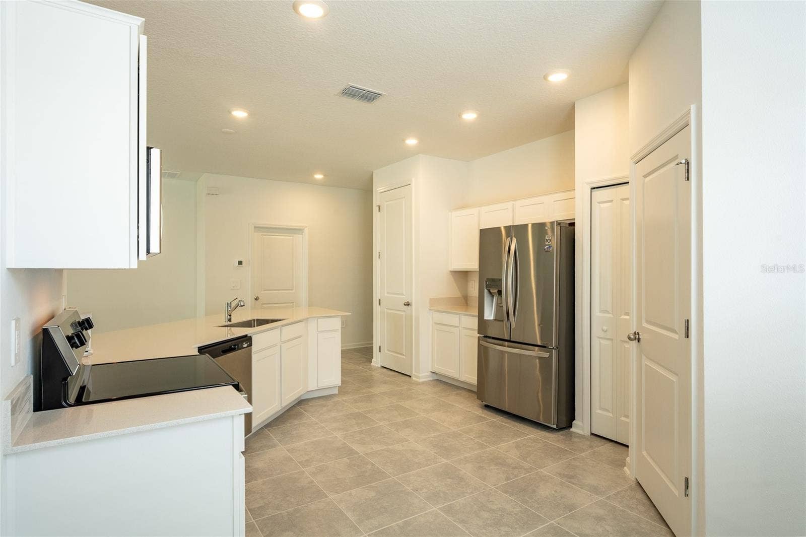 2015 PUNCH BOWL AVENUE, Davenport, FL 33837 2015 PUNCH BOWL AVENUE, Davenport, FL 33837