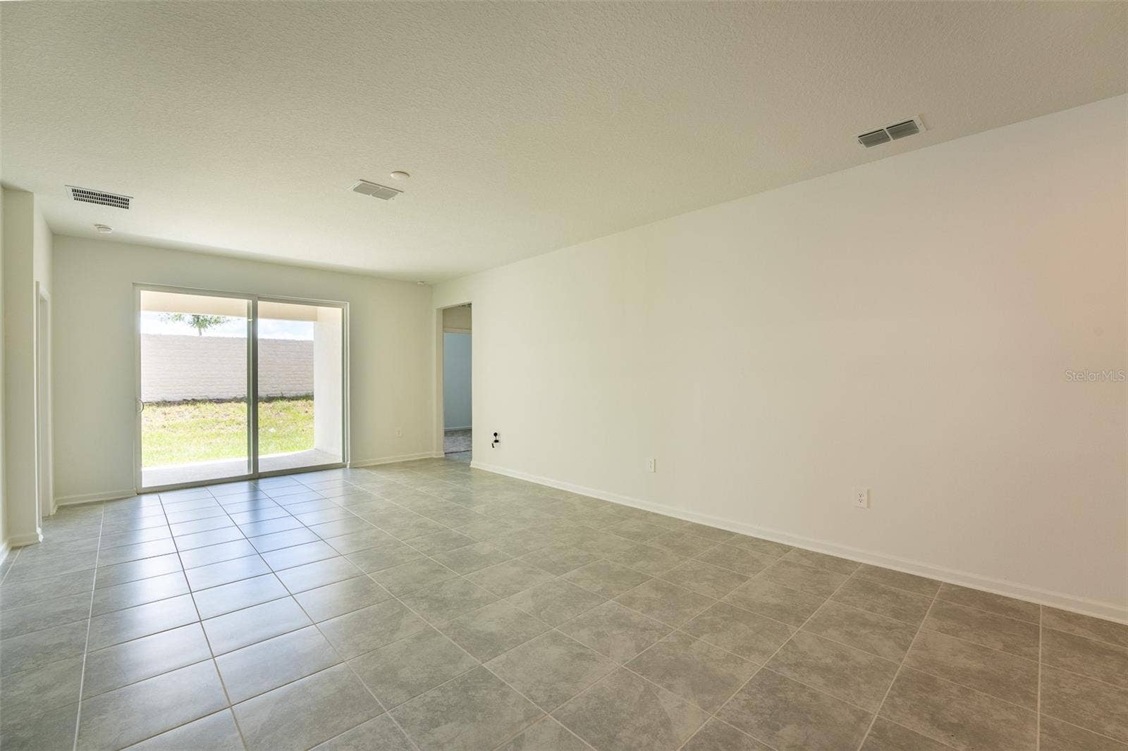 2015 PUNCH BOWL AVENUE, Davenport, FL 33837 2015 PUNCH BOWL AVENUE, Davenport, FL 33837